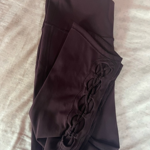 lululemon athletica dark purple capri leggings - Picture 3 of 3